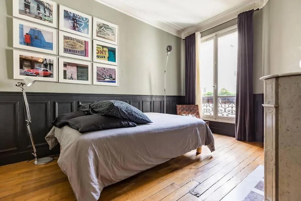 Spacious And Bright 2 Bedroom Apartment, Typically Parisian, Montmartre-Opera, Central Parigi 0*,  Francia