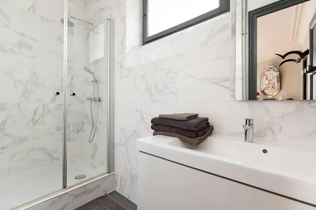 Appartamento Spacious And Bright 2 Bedroom Apartment, Typically Parisian, Montmartre-Opera, Central Parigi