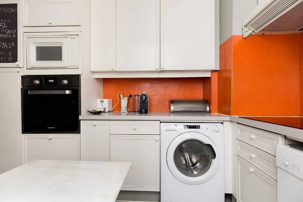 Spacious And Bright 2 Bedroom Apartment, Typically Parisian, Montmartre-Opera, Central Parigi 0*,